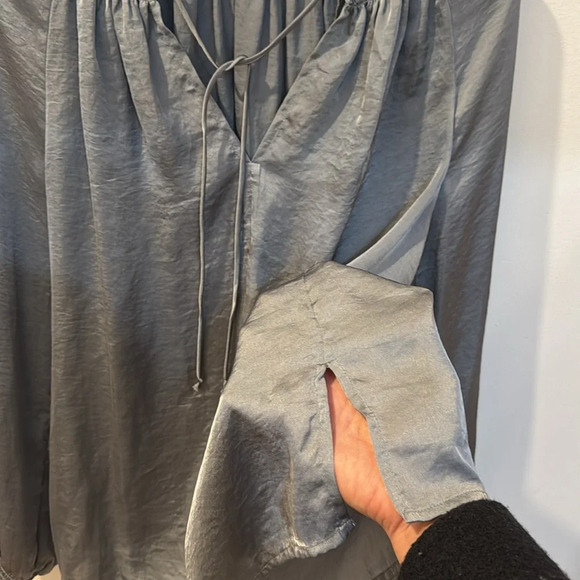 Lucky Brand Women’s Satin Peasant Blouse Size M - Picture 6 of 6